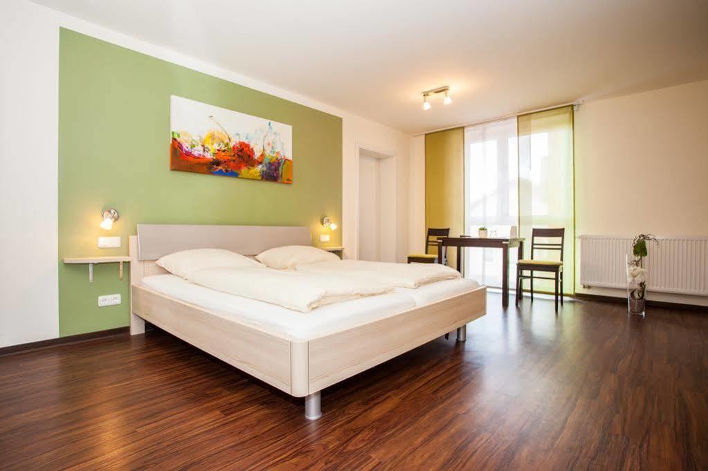 Landhotel Imhof Neuhof  Bagian luar foto